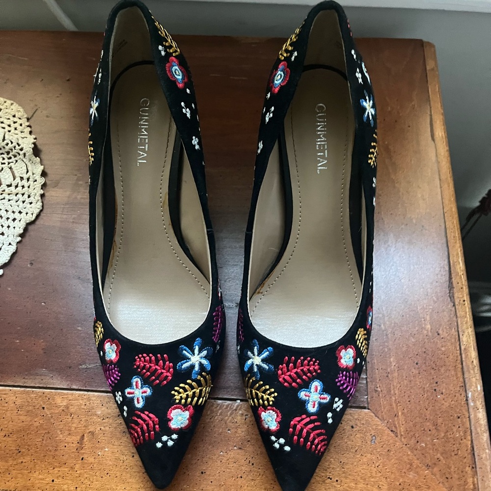 Gunmetal heels beautiful black and floral